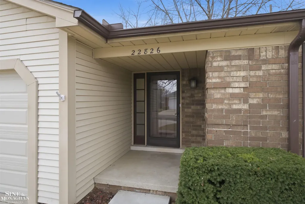 22826 Shoreview Court St. Clair Shores City MI 48082