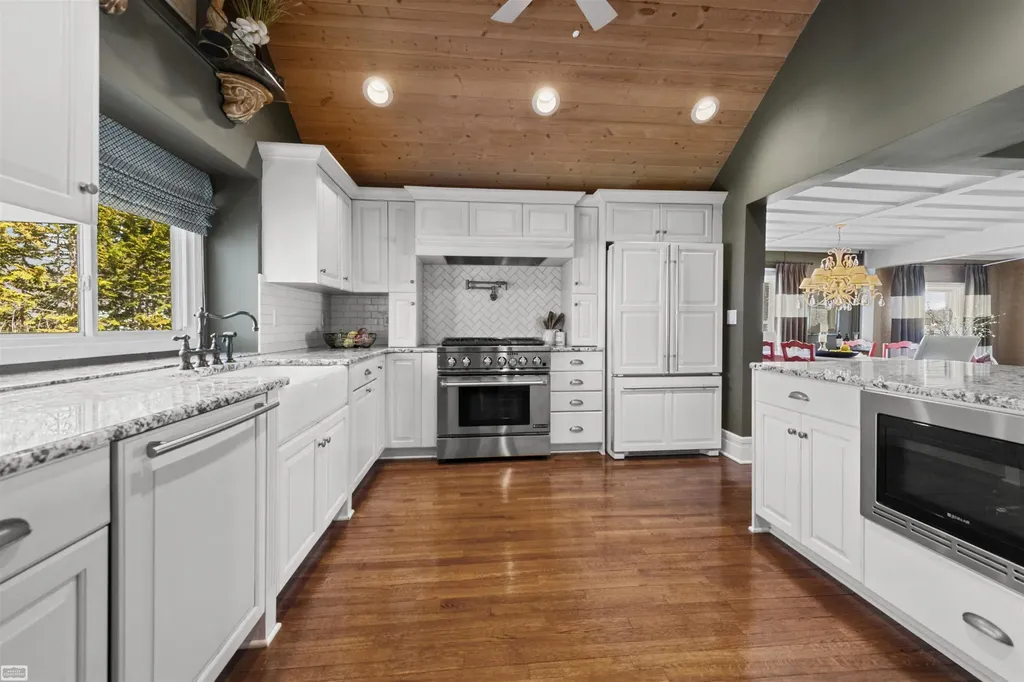206 Edgewater Drive Algonac City MI 48001