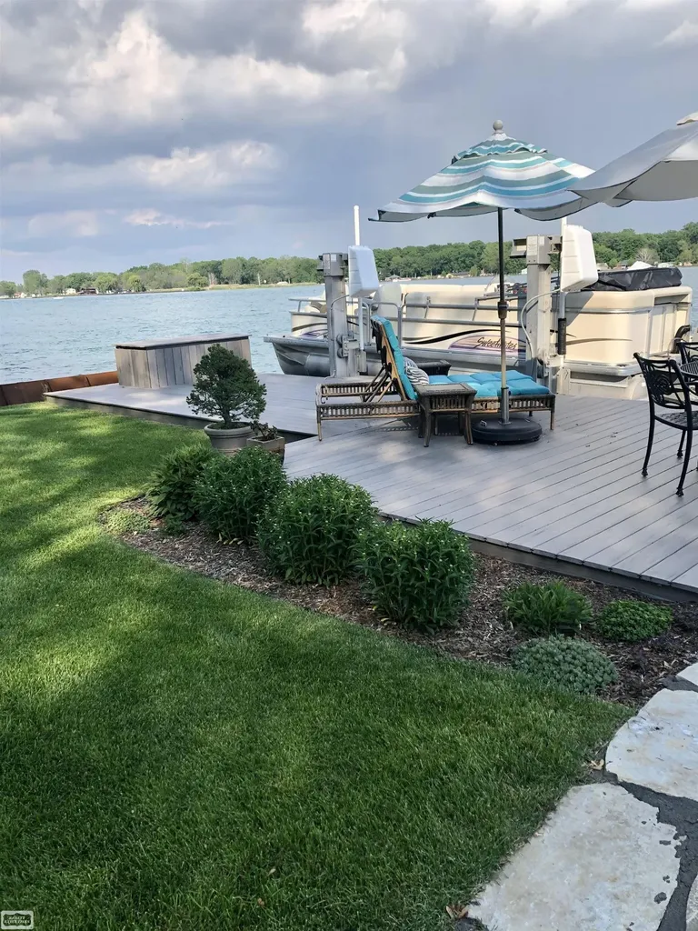 206 Edgewater Drive Algonac City MI 48001
