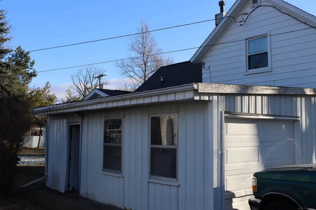 4355 Woodland Street Unknown City MI 48726