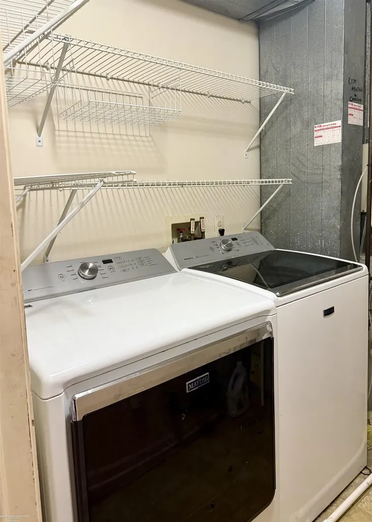 17423 Utica Oaks Lane Roseville City MI 48066