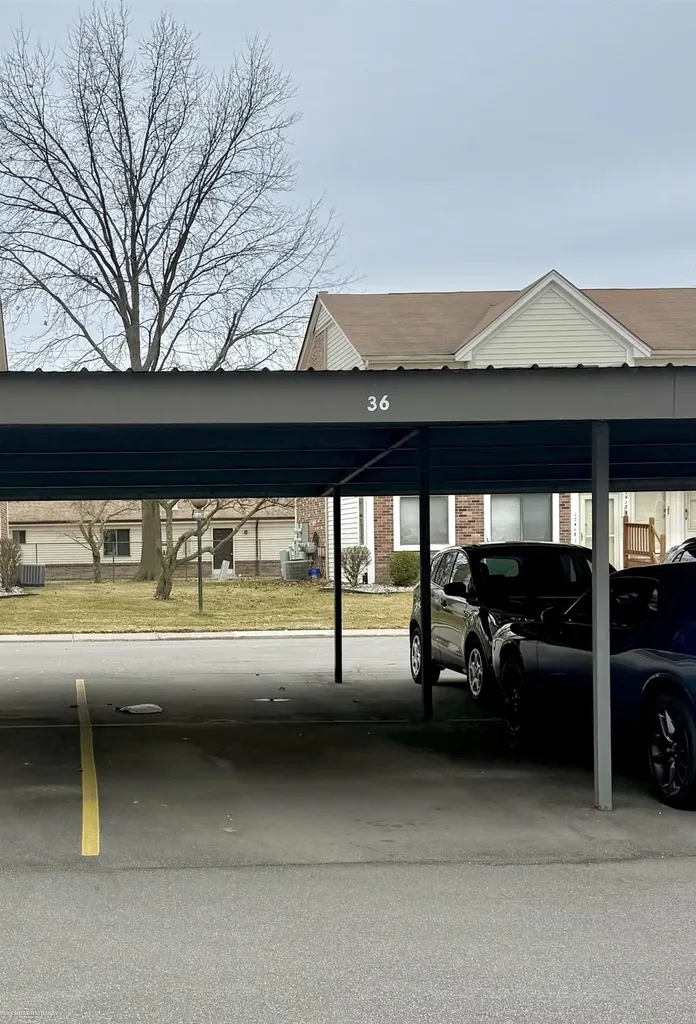 17423 Utica Oaks Lane Roseville City MI 48066