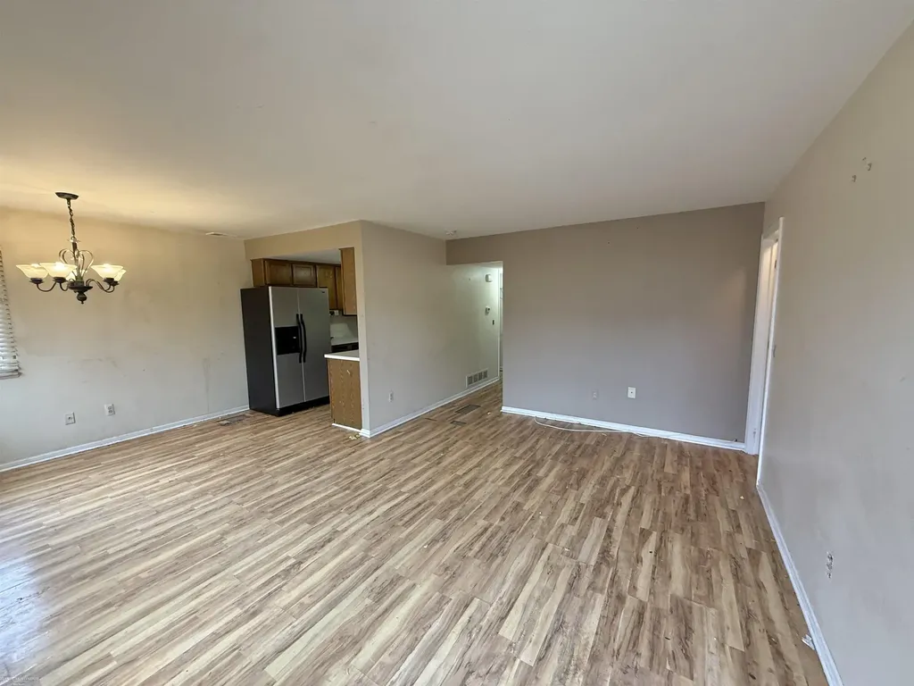 17423 Utica Oaks Lane Roseville City MI 48066