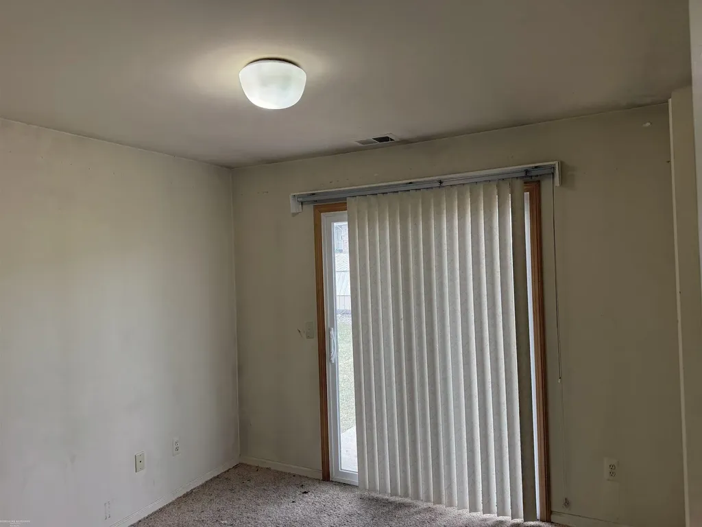 17423 Utica Oaks Lane Roseville City MI 48066