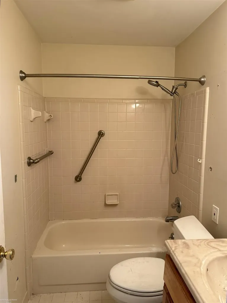 17423 Utica Oaks Lane Roseville City MI 48066
