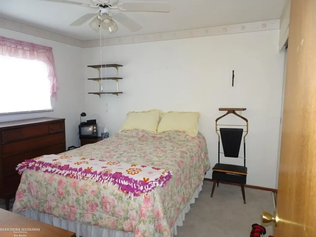 28263 Newport Drive Warren City MI 48088