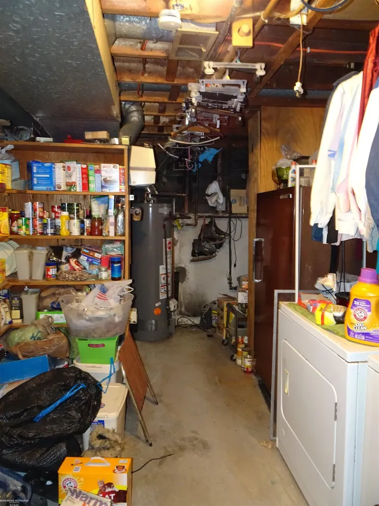 28263 Newport Drive Warren City MI 48088