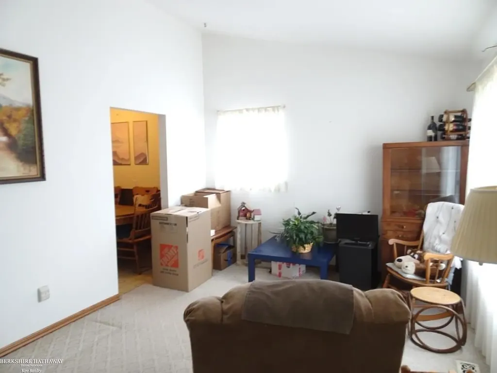 28263 Newport Drive Warren City MI 48088