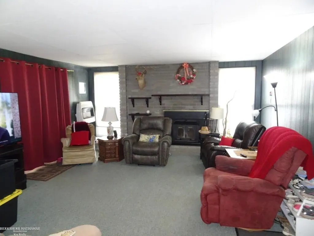 28263 Newport Drive Warren City MI 48088