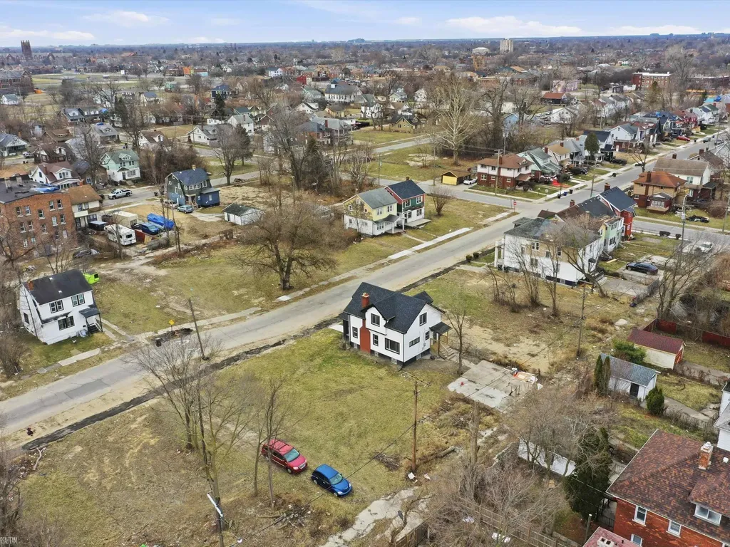 2334 Highland Street Detroit City MI 48206
