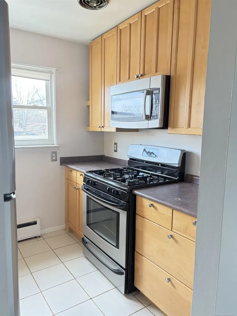 3219 Benjamin Avenue Royal Oak City MI 48073