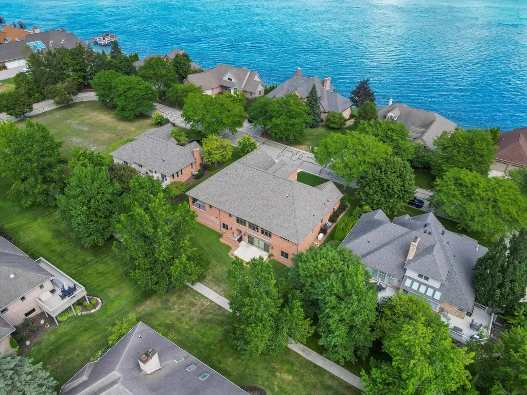 3708 Riverview Terrace N Road East China Township MI 48054