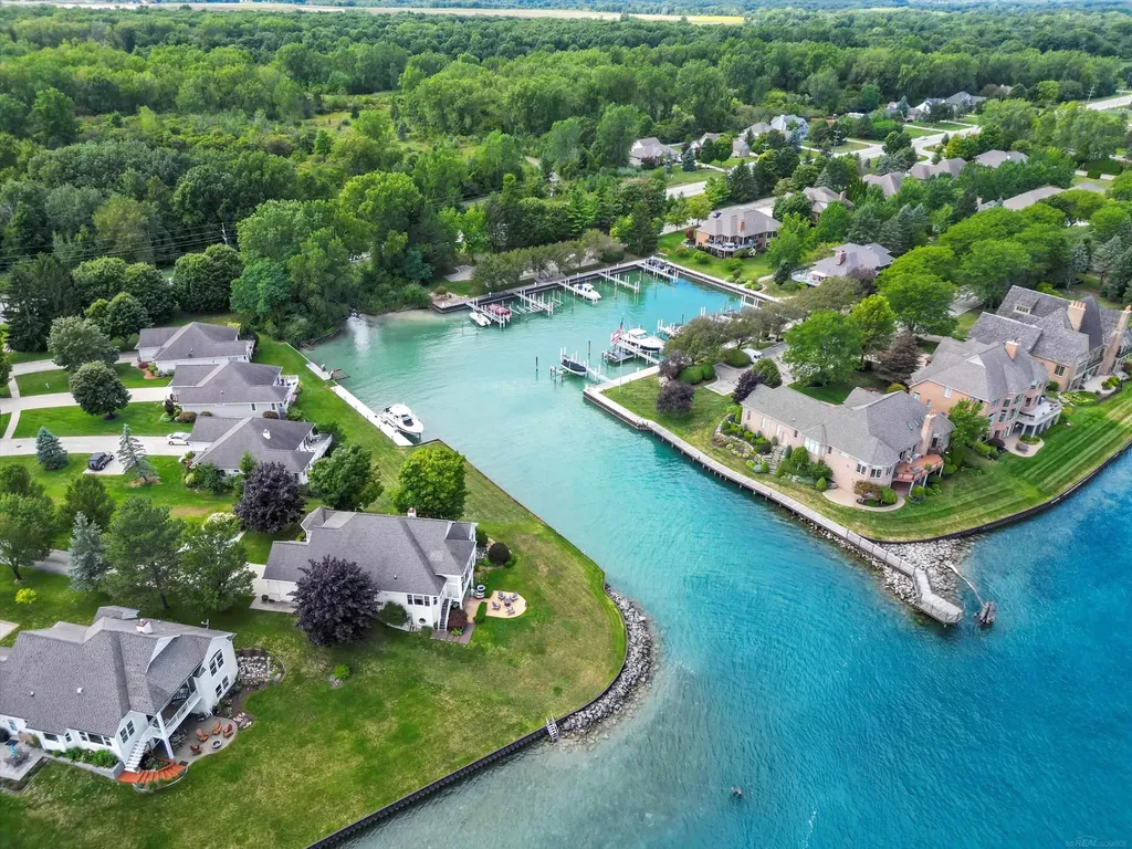 3708 Riverview Terrace N Road East China Township MI 48054