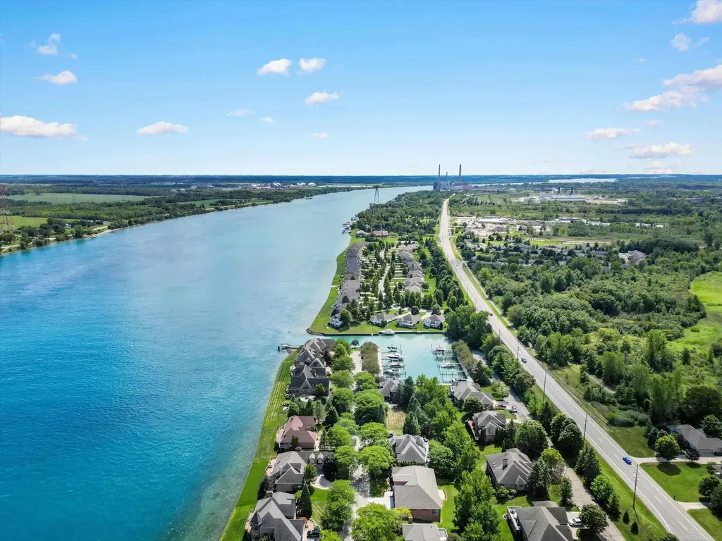 3708 Riverview Terrace N Road East China Township MI 48054