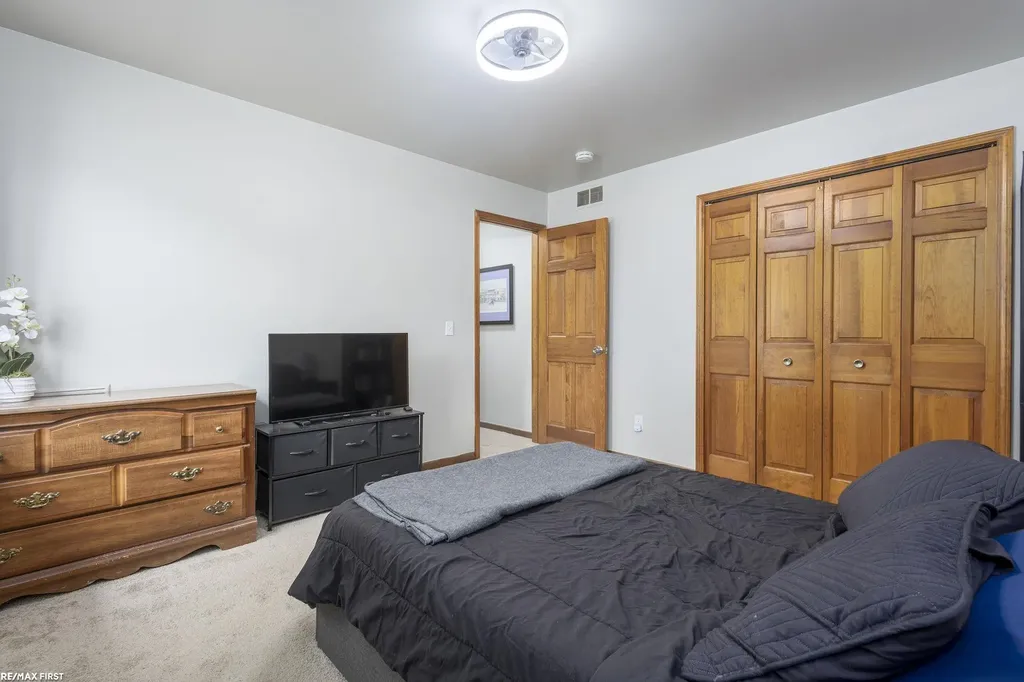 29846 Utica Road Roseville City MI 48066