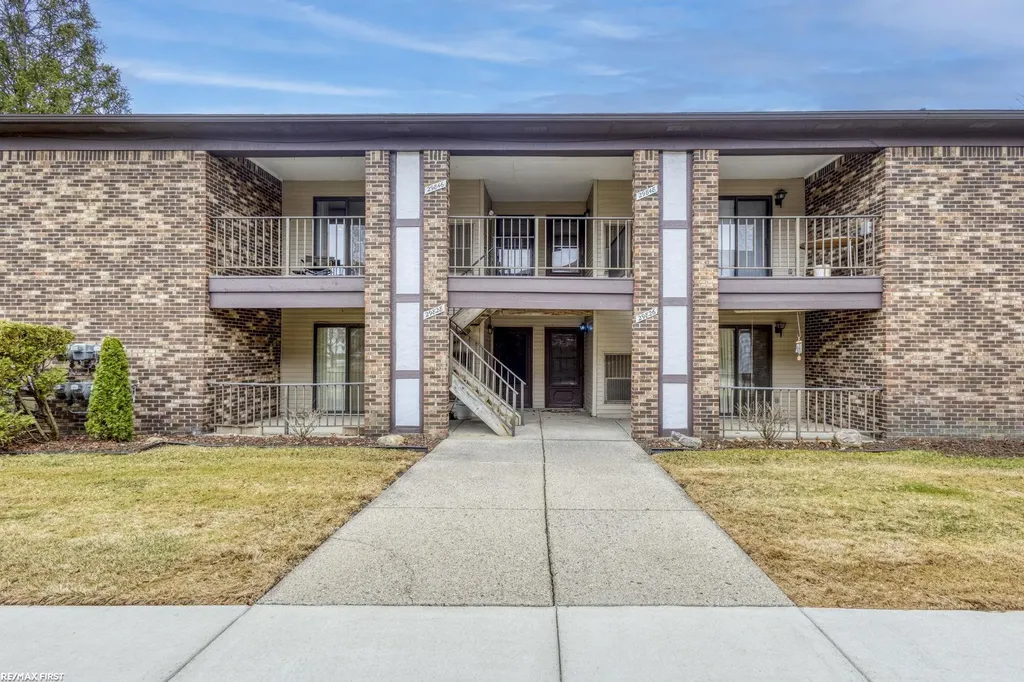 29846 Utica Road Roseville City MI 48066
