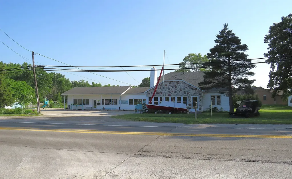 8622 Dixie Highway Ira Township MI 48023