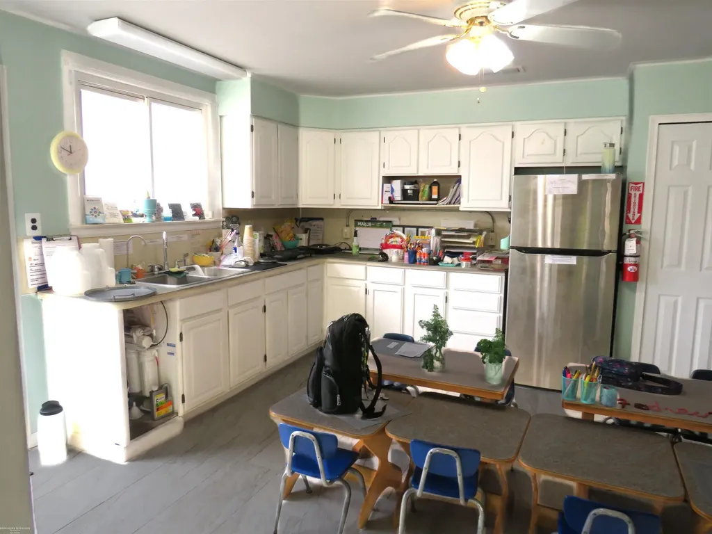 8622 Dixie Highway Ira Township MI 48023