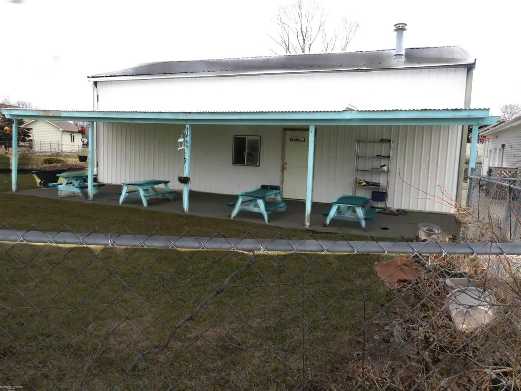 8622 Dixie Highway Ira Township MI 48023