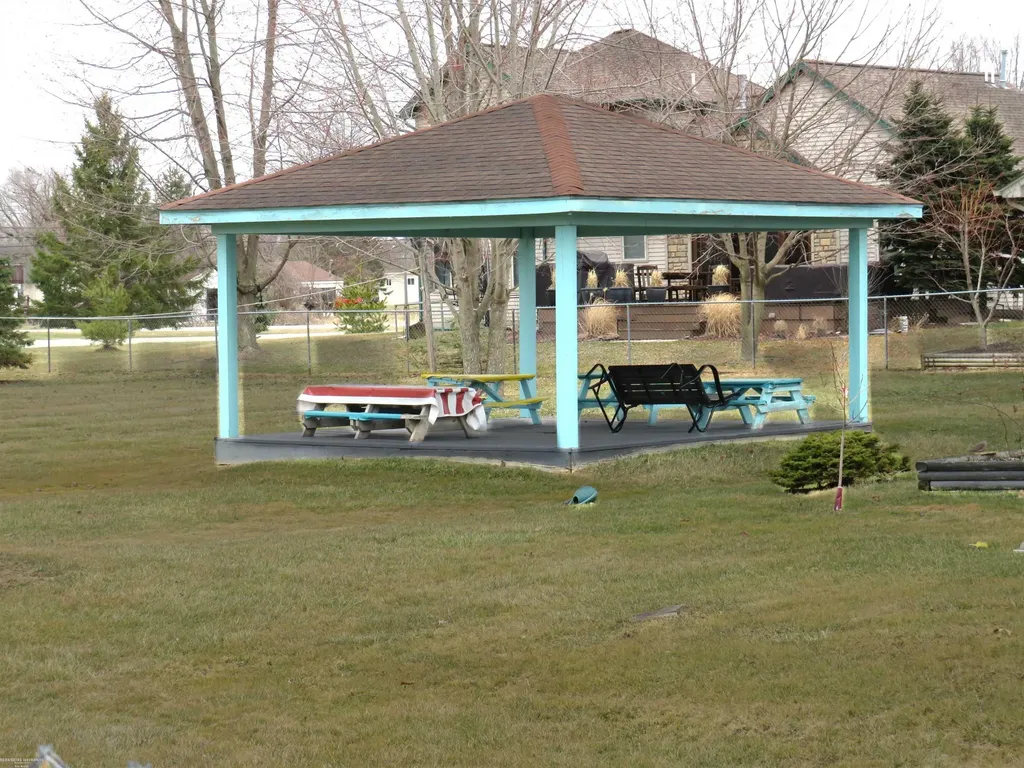 8622 Dixie Highway Ira Township MI 48023