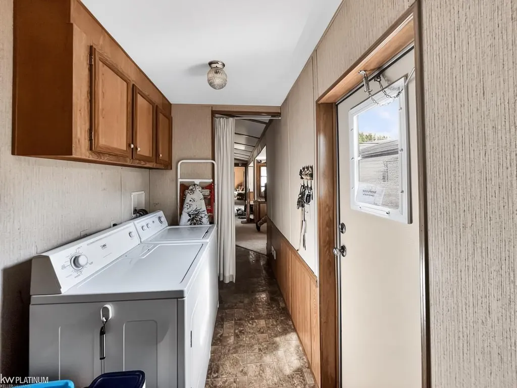 48609 Pineview Drive Shelby Charter Township MI 48317
