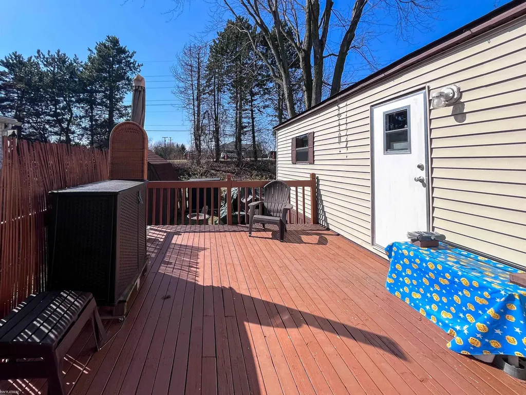 48609 Pineview Drive Shelby Charter Township MI 48317