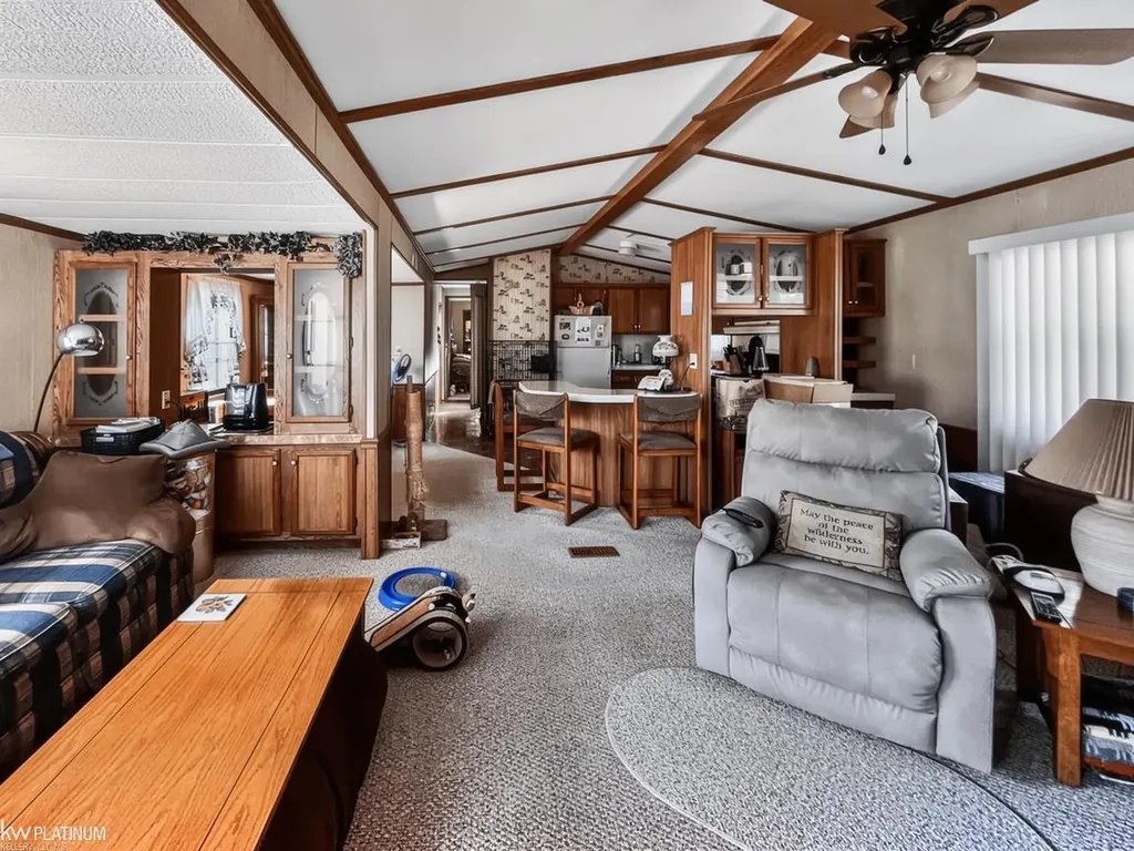48609 Pineview Drive Shelby Charter Township MI 48317