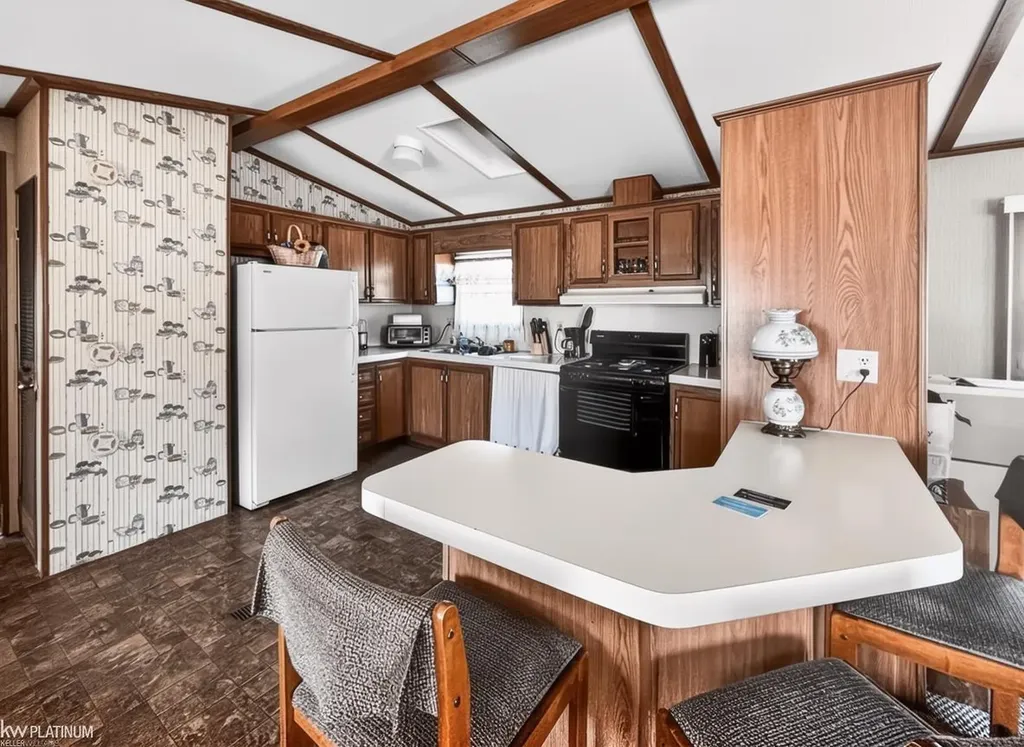 48609 Pineview Drive Shelby Charter Township MI 48317