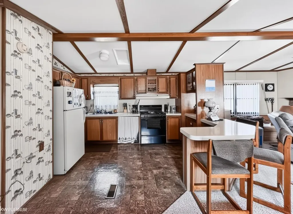 48609 Pineview Drive Shelby Charter Township MI 48317