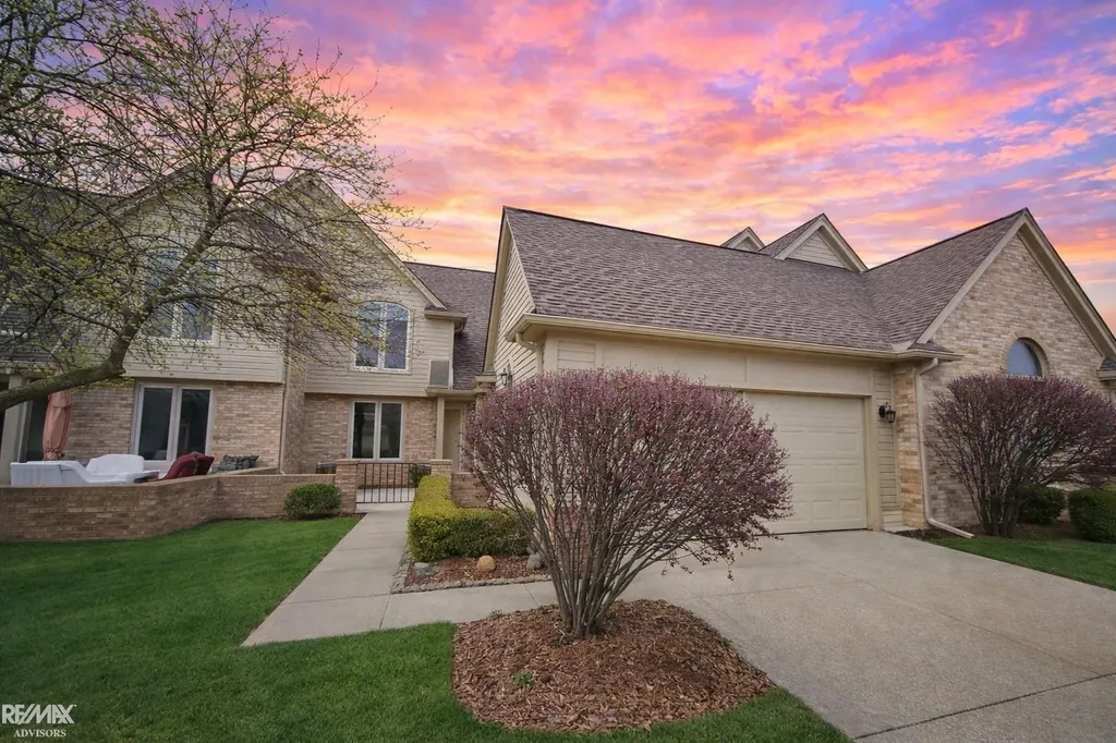 16890 Sandstone Circle Macomb Township MI 48042