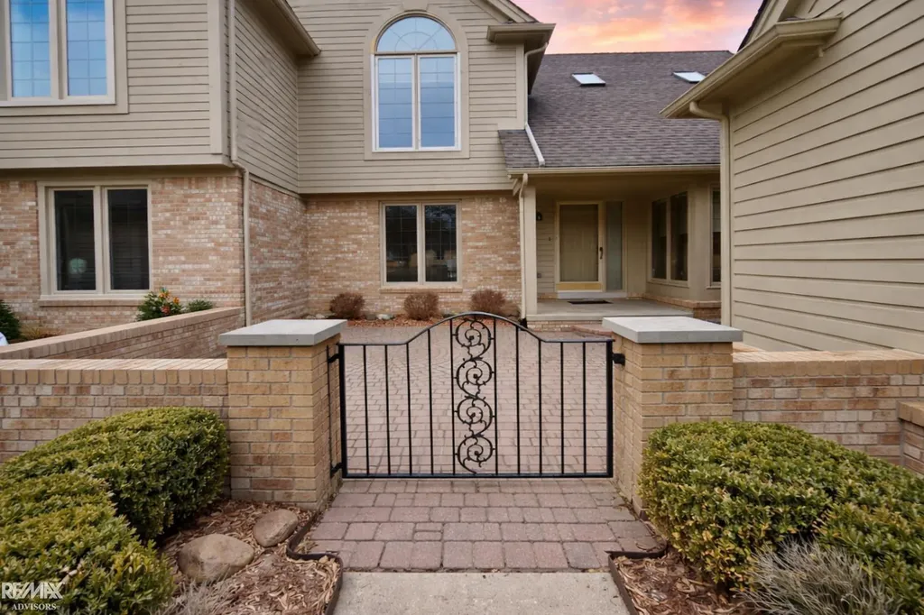 16890 Sandstone Circle Macomb Township MI 48042