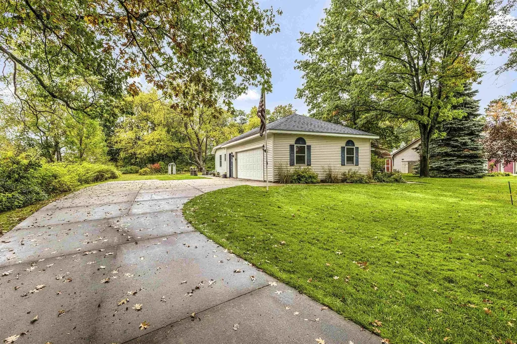 3396 Lansing Road Roscommon Village MI 48653
