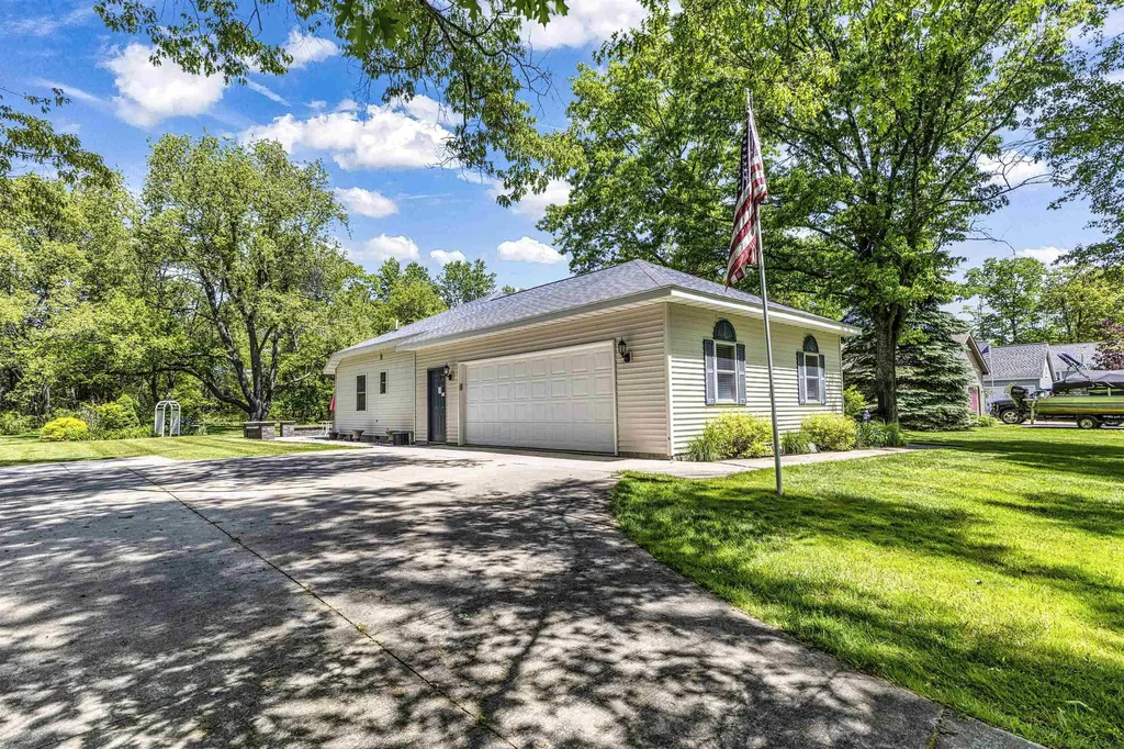 3396 Lansing Road Roscommon Village MI 48653
