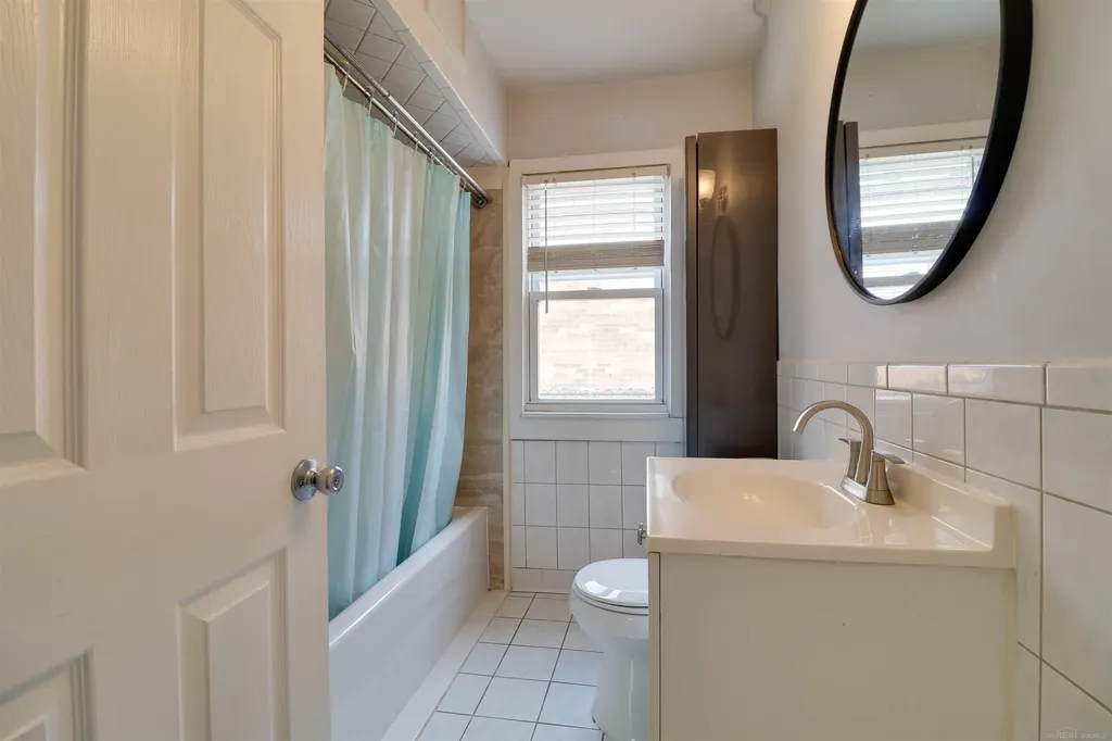 30791 Alger Street Madison Heights City MI 48071