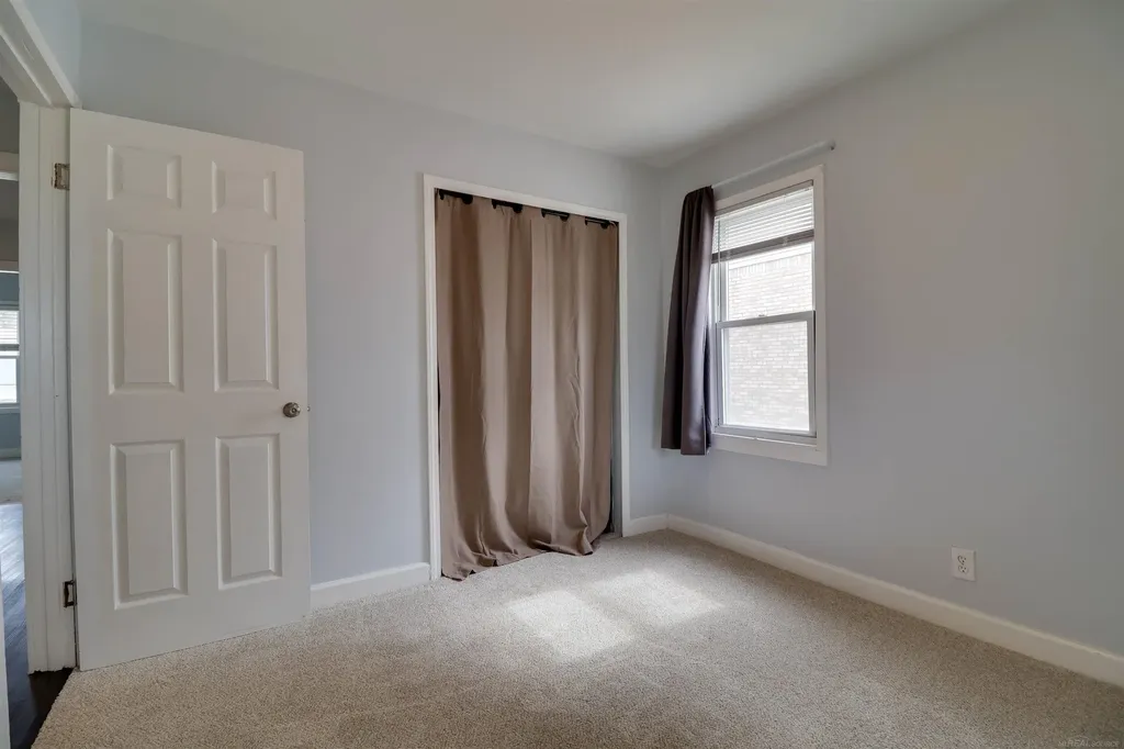 30791 Alger Street Madison Heights City MI 48071