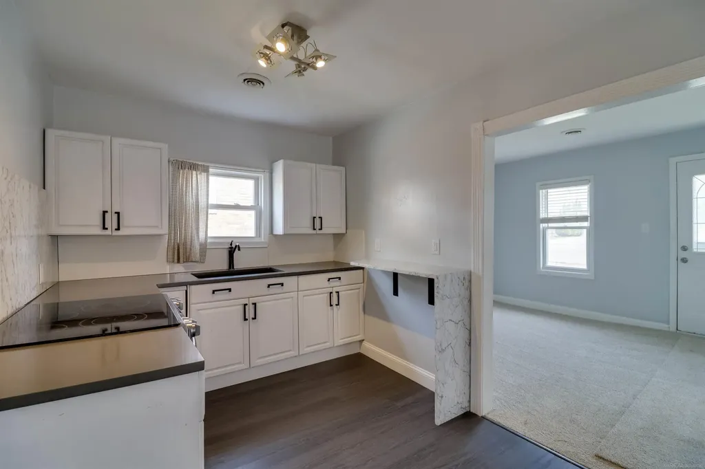 30791 Alger Street Madison Heights City MI 48071