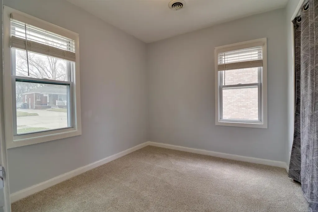 30791 Alger Street Madison Heights City MI 48071