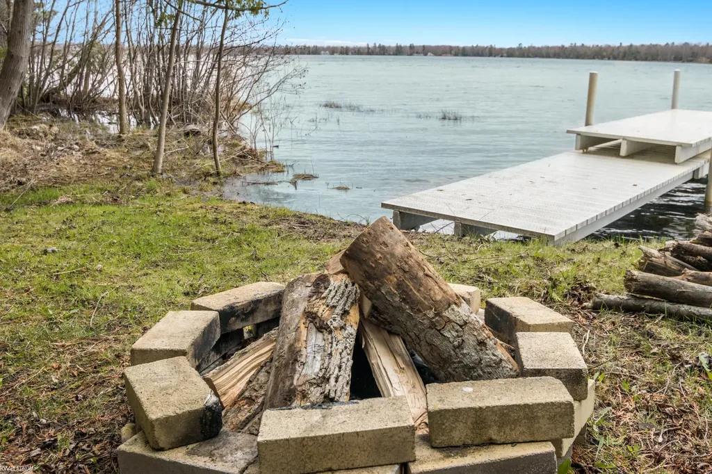 6386 Tricks Way Drive Elk Rapids Township MI 49648