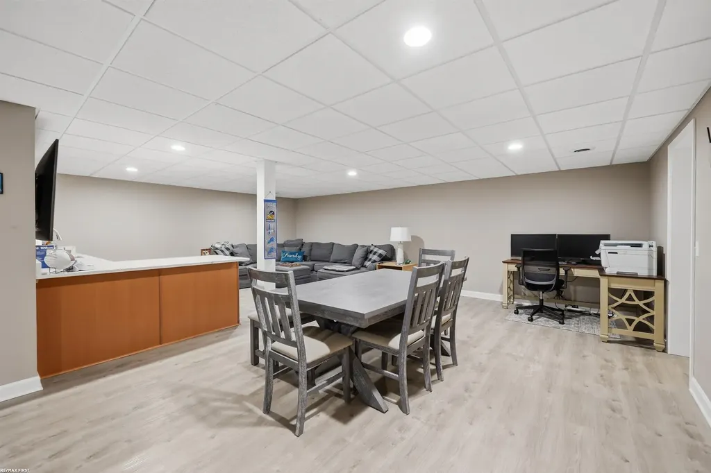 2747 Castlemartin Court Oakland Charter Township MI 48306