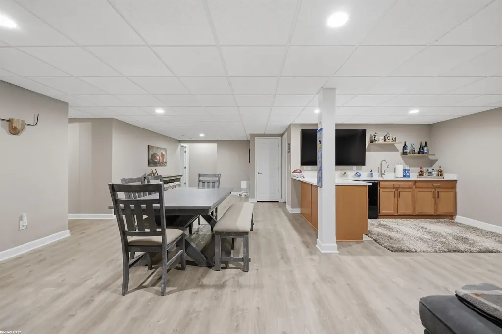 2747 Castlemartin Court Oakland Charter Township MI 48306