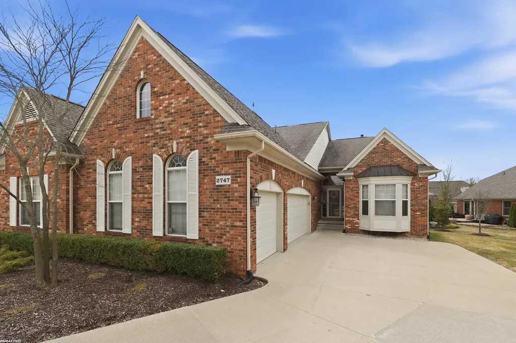 2747 Castlemartin Court Oakland Charter Township MI 48306