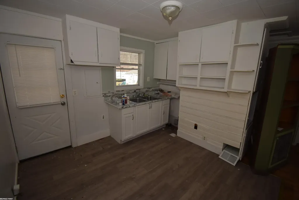 20150 Sherwood Road Sumpter Township MI 48111
