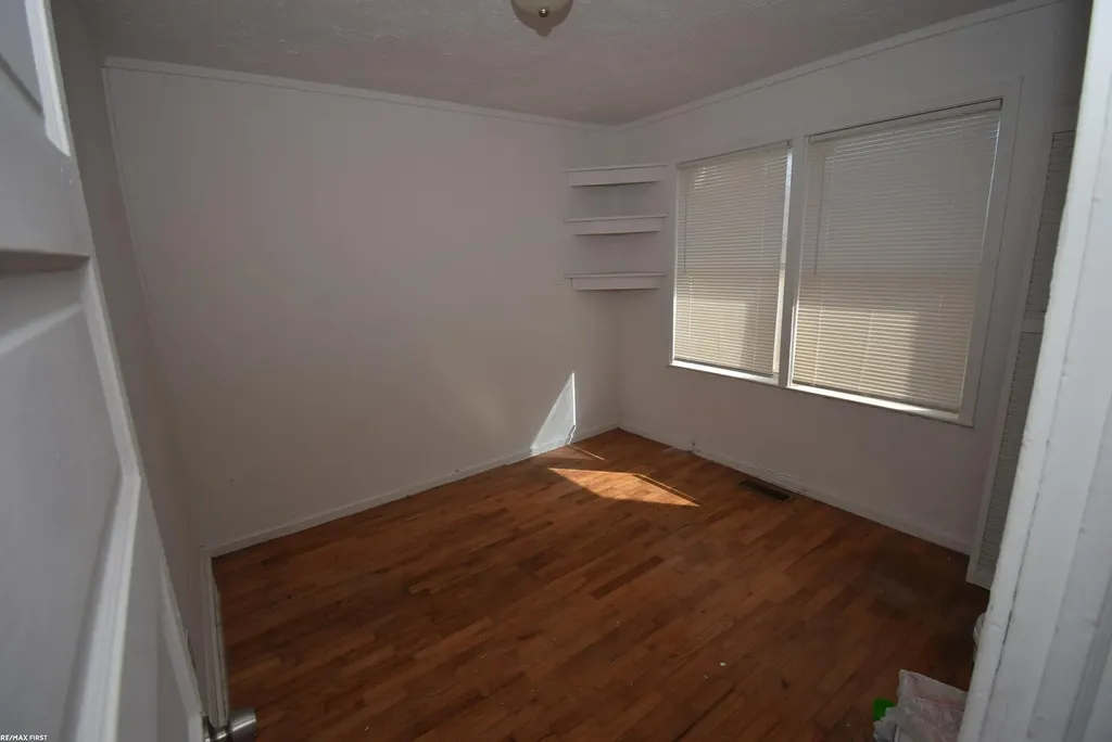 20150 Sherwood Road Sumpter Township MI 48111