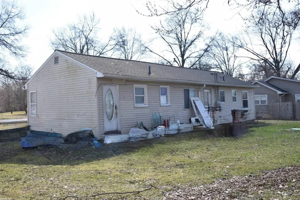 20150 Sherwood Road Sumpter Township MI 48111