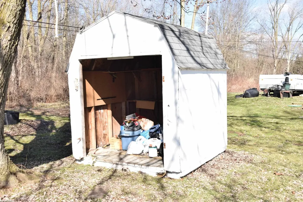20150 Sherwood Road Sumpter Township MI 48111