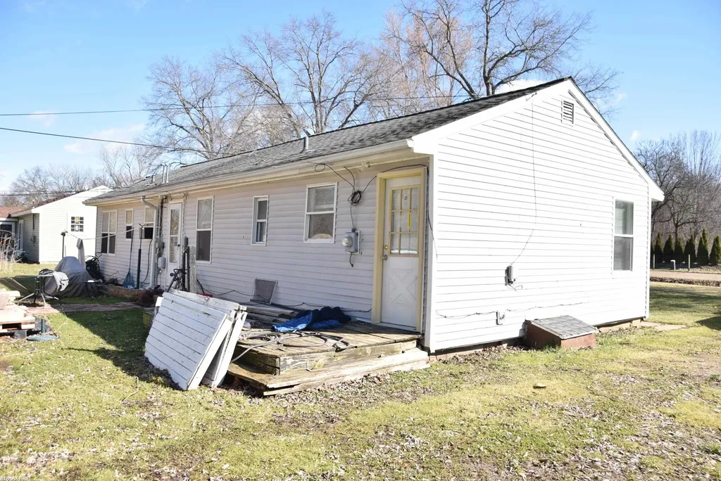 20150 Sherwood Road Sumpter Township MI 48111