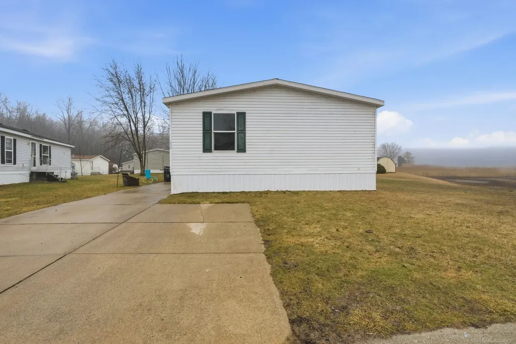 1829 Ponderosa Avenue Columbus Township MI 48063