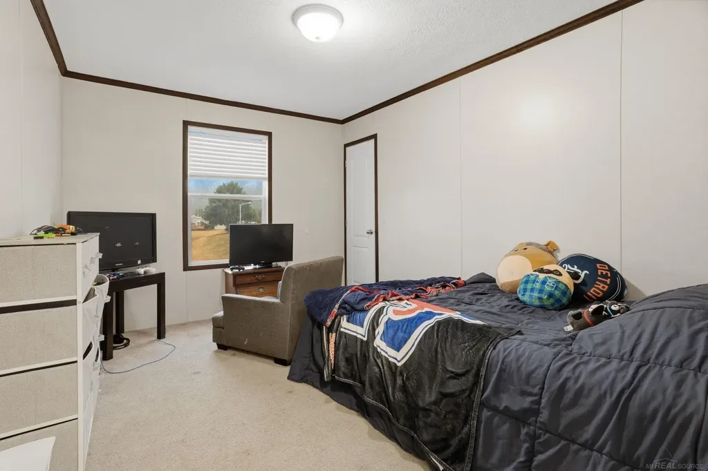 1829 Ponderosa Avenue Columbus Township MI 48063