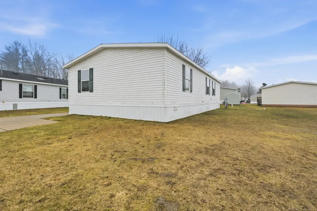 1829 Ponderosa Avenue Columbus Township MI 48063