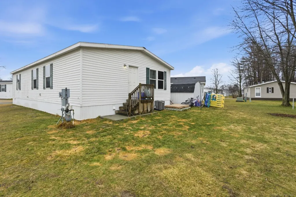 1829 Ponderosa Avenue Columbus Township MI 48063